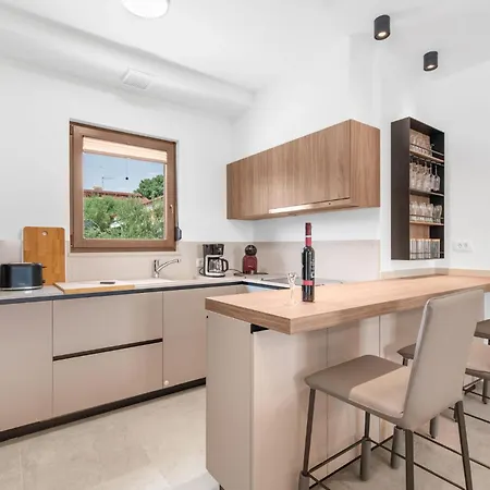 4 Bedroom Amazing In *