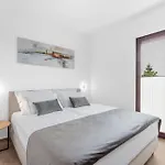 Hébergement de vacances 4 Bedroom Amazing In *