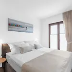 4 Bedroom Amazing In Hébergement de vacances
