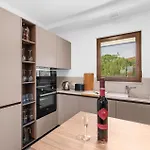 4 Bedroom Amazing In Hébergement de vacances *