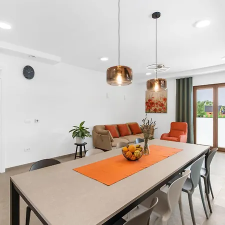 4 Bedroom Amazing In *