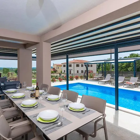 4 Bedroom Amazing In Kadumi