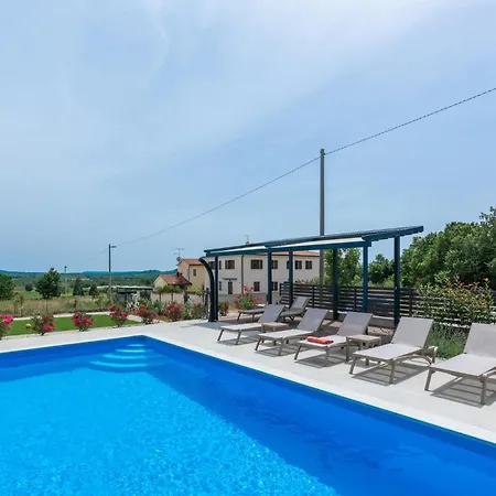 4 Bedroom Amazing In *